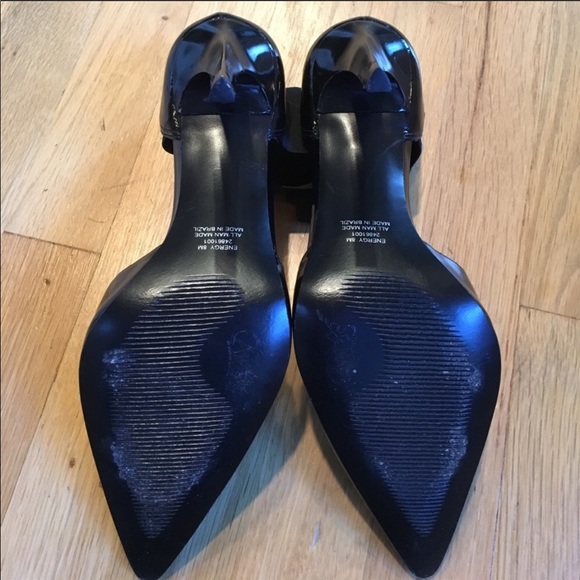 Carlos Santana Patent Pointy Pumps 💋 - Picture 5 of 6